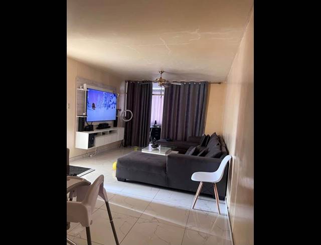 3 BEDROOM APARTMENT FOR SALE IN SUNNYSIDE